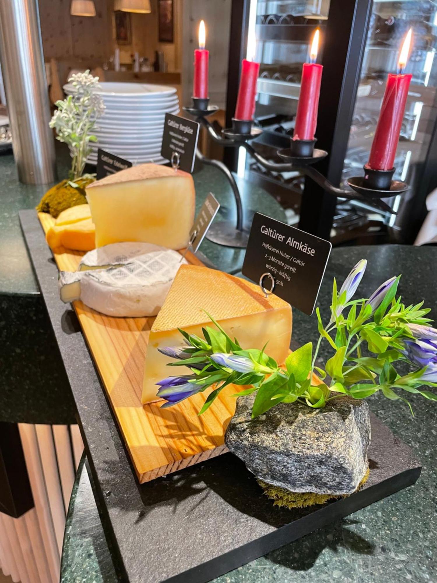 Hotel Goldener Adler - Im Sommer Silvretta Card Premium Inkludiert Ισγκλ Εξωτερικό φωτογραφία
