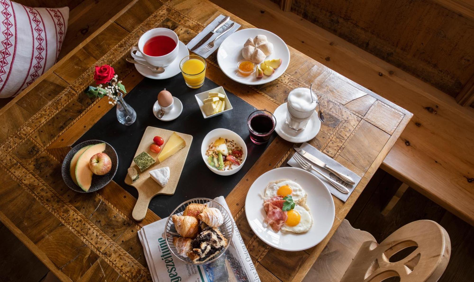 Hotel Goldener Adler - Im Sommer Silvretta Card Premium Inkludiert Ισγκλ Εξωτερικό φωτογραφία