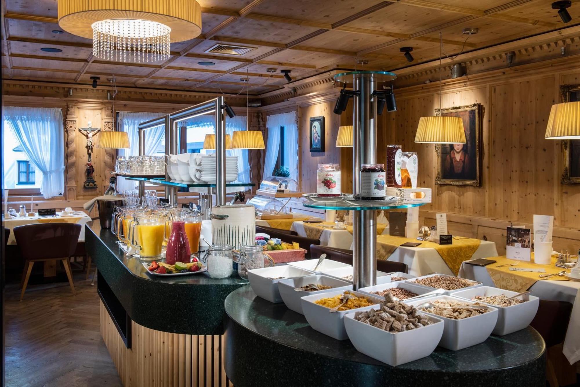 Hotel Goldener Adler - Im Sommer Silvretta Card Premium Inkludiert Ισγκλ Εξωτερικό φωτογραφία