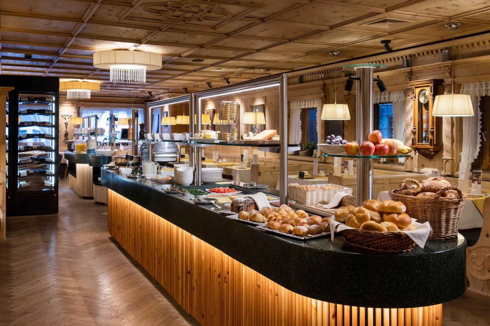 Hotel Goldener Adler - Im Sommer Silvretta Card Premium Inkludiert Ισγκλ Εξωτερικό φωτογραφία