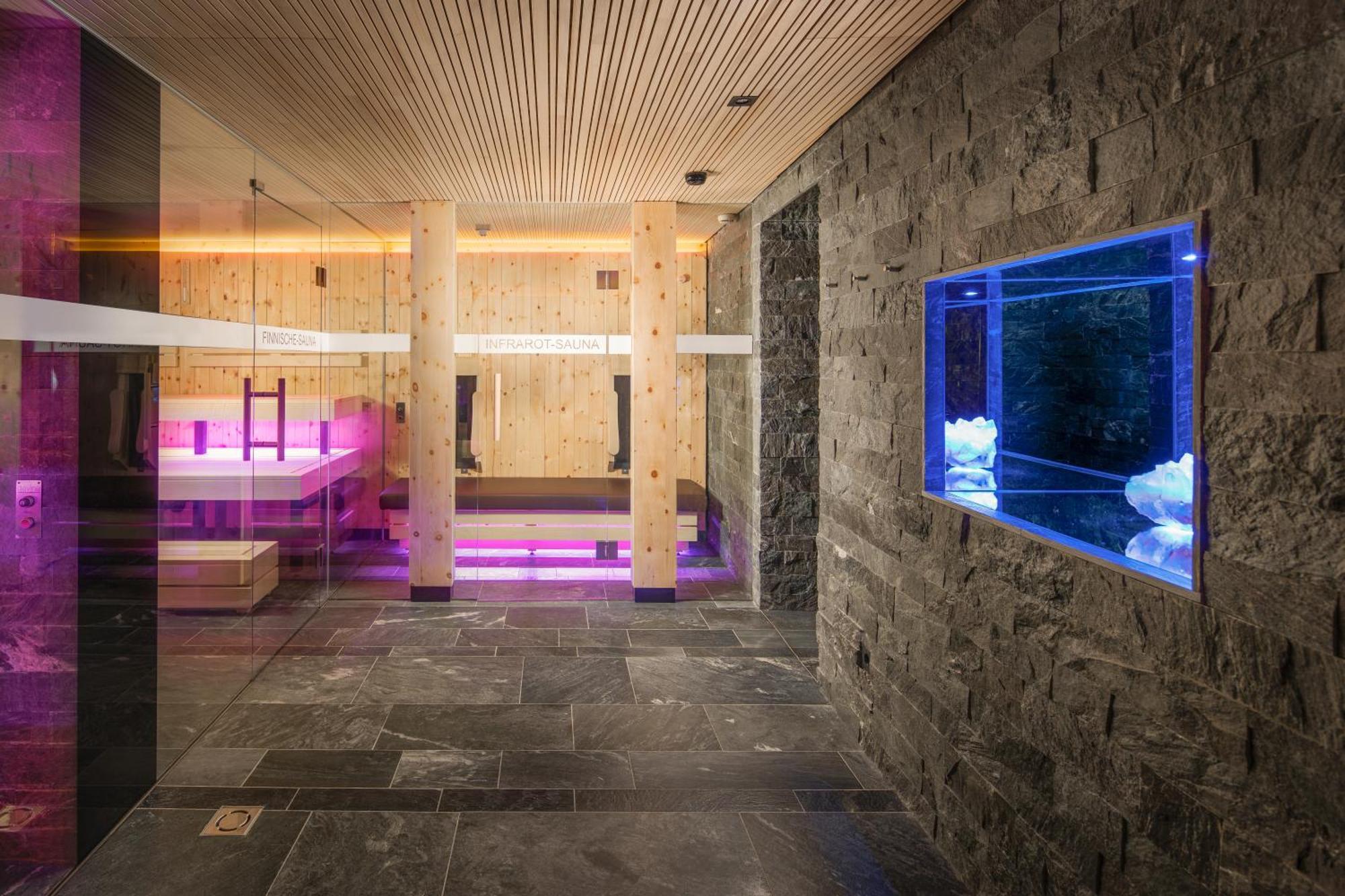 Hotel Goldener Adler - Im Sommer Silvretta Card Premium Inkludiert Ισγκλ Εξωτερικό φωτογραφία