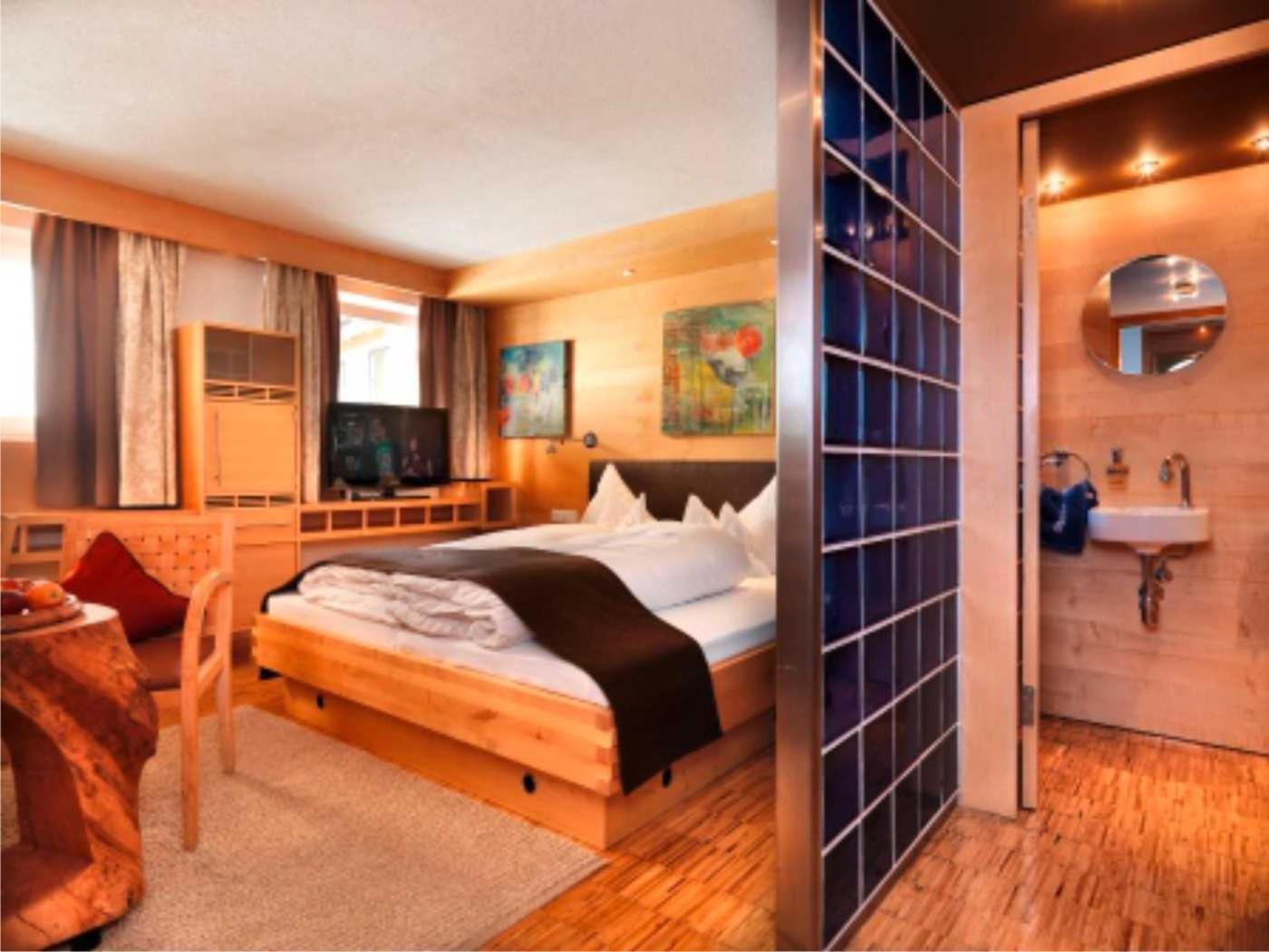 Hotel Goldener Adler - Im Sommer Silvretta Card Premium Inkludiert Ισγκλ Εξωτερικό φωτογραφία
