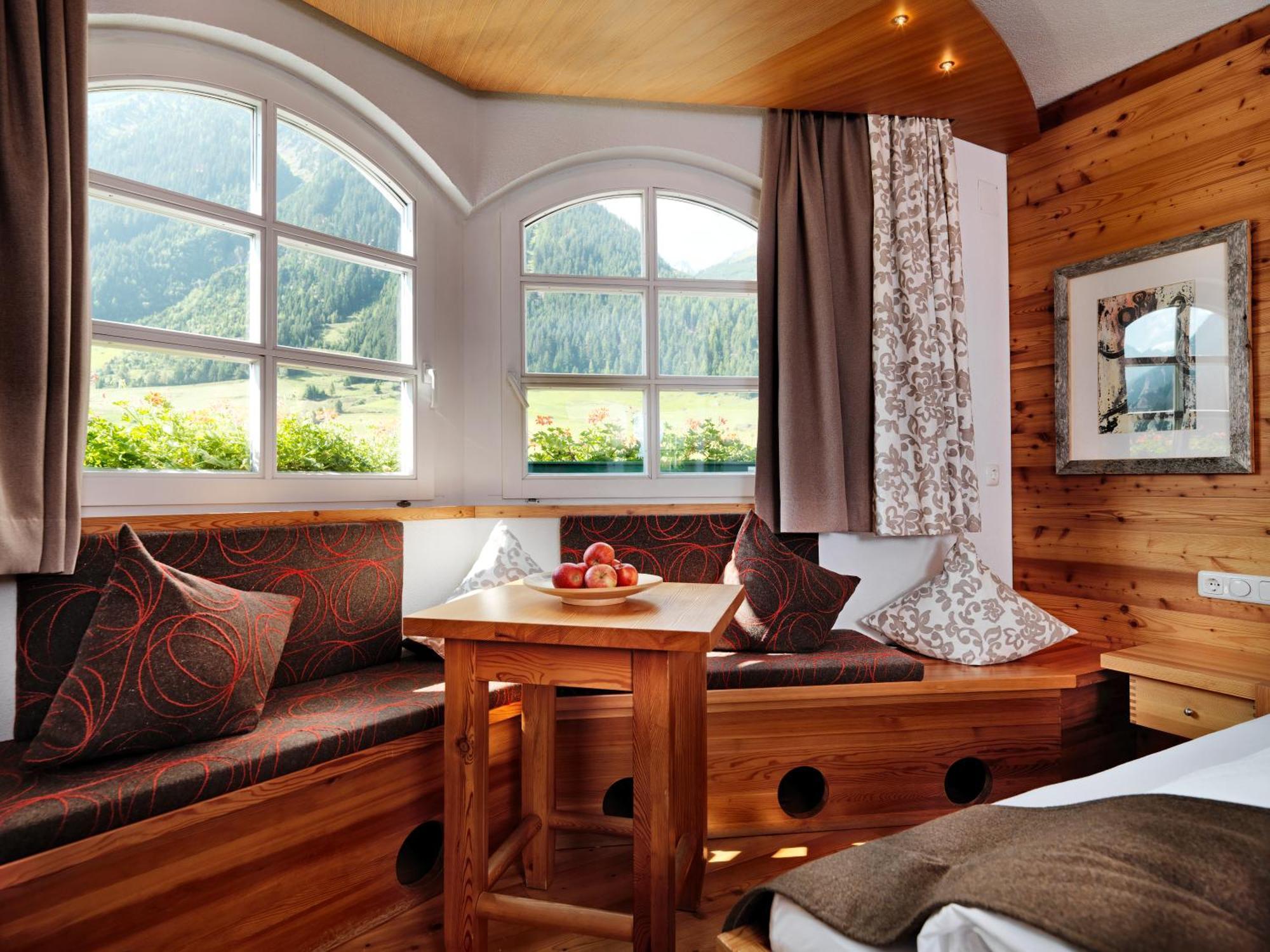Hotel Goldener Adler - Im Sommer Silvretta Card Premium Inkludiert Ισγκλ Εξωτερικό φωτογραφία